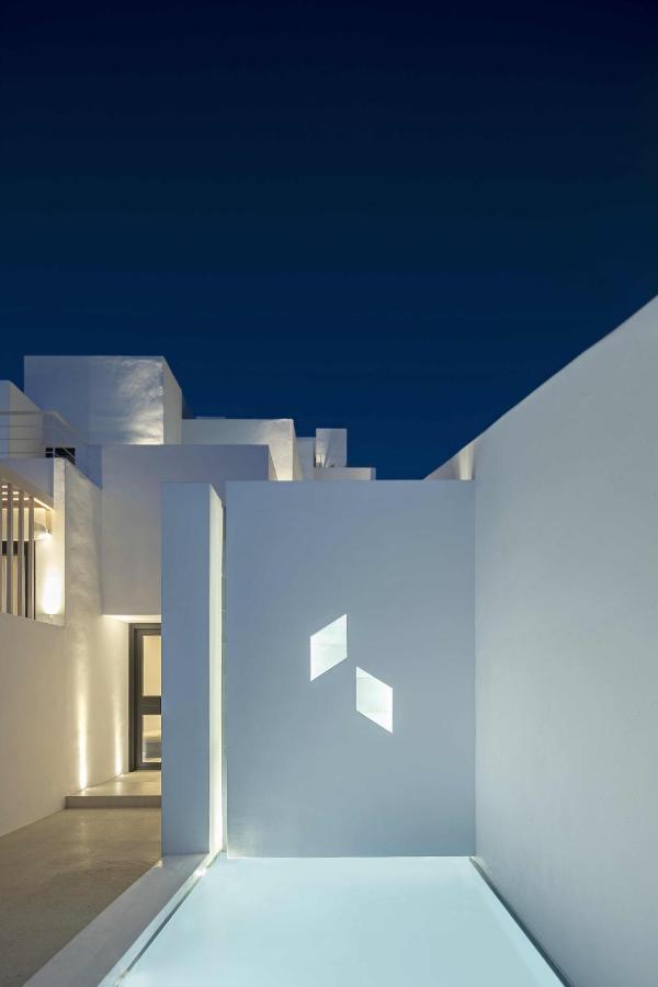 Cubic Mykonos Seafront Design Suites オルノス エクステリア 写真