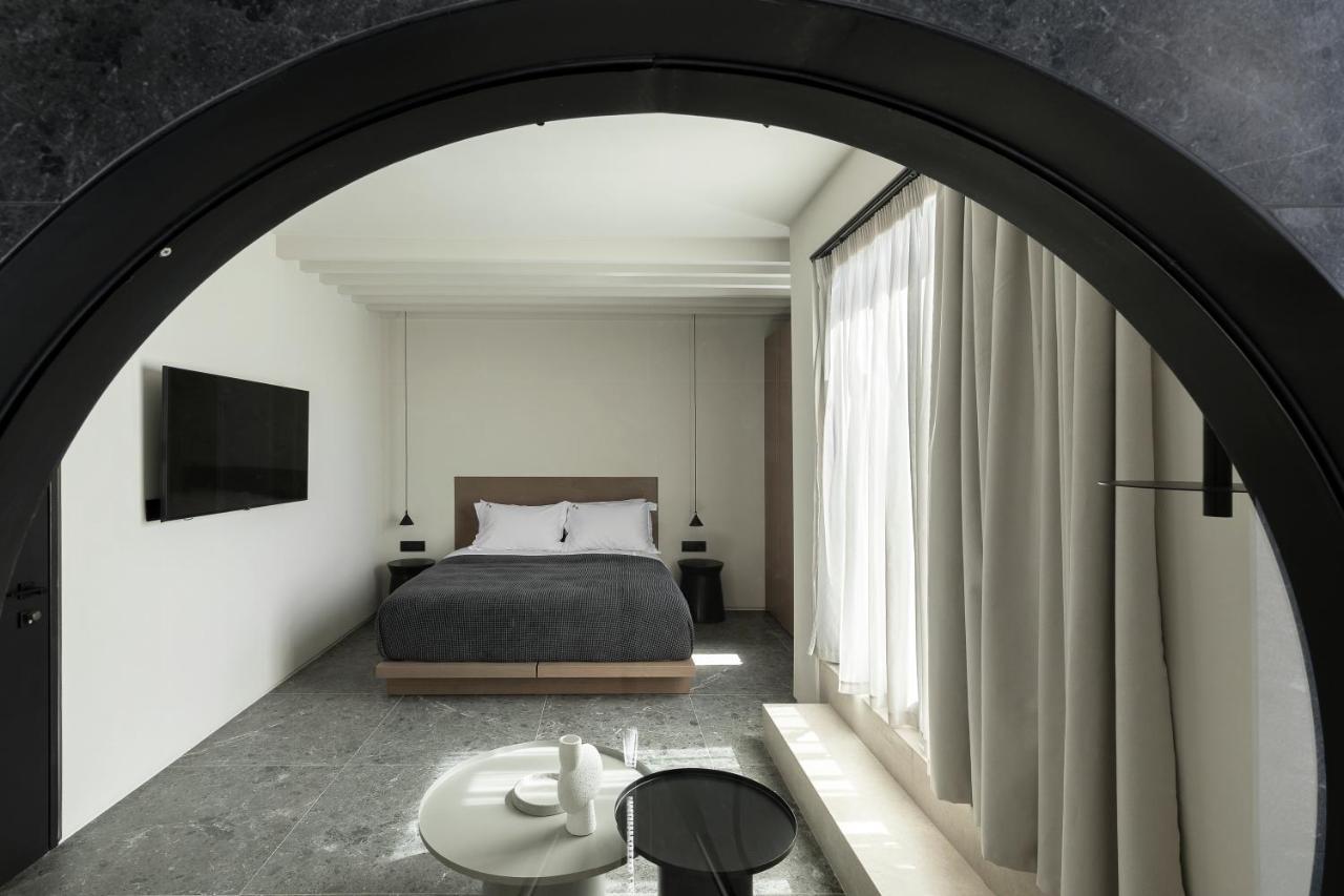 Cubic Mykonos Seafront Design Suites オルノス エクステリア 写真