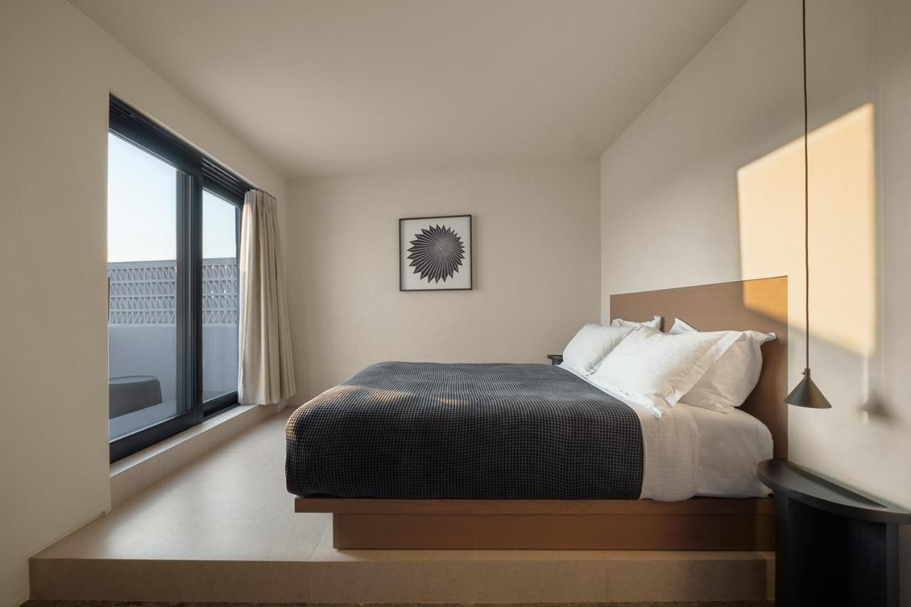 Cubic Mykonos Seafront Design Suites オルノス エクステリア 写真